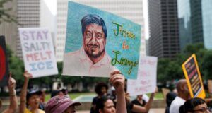 Furious Trump overturns suspension of ICE traffic stops amid MAGA criticism