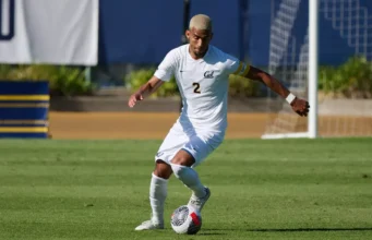 Mingos add defender Kevin Carmichael