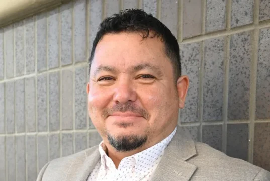 Green Bay school board chooses former Madison East principal Mike Hernandez as superintendent