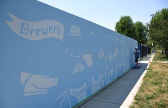 Milwaukee Brewers to unveil new mural in Fitchburg