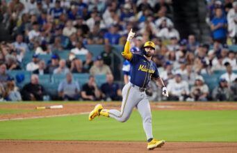 Milwaukee Brewers end the Dodgers’ quest for a third-straight title, sweeping LA to earn a trip to the World Series